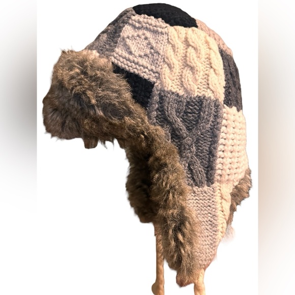 American Eagle Outfitters AEO Faux Fur Trim Knit Trapper Hat Cap Unisex One Size - Picture 4 of 10